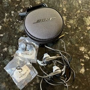 Wired Bose earphones w/jack plug